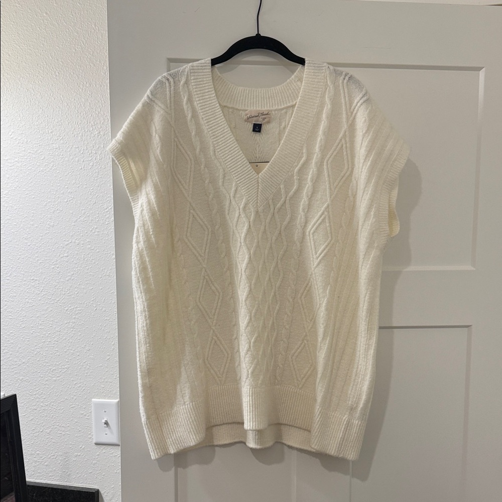 Cable Knit V-Neck Sweater Vest - Cream